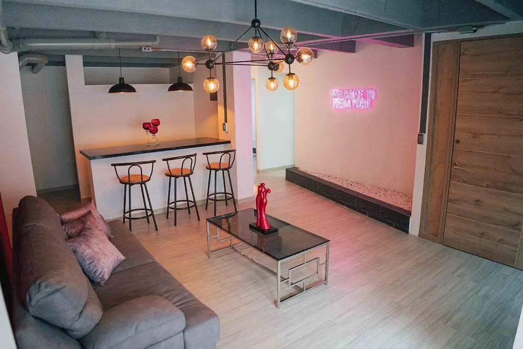 Laureles Industry Living 4Br Apartment Medellin